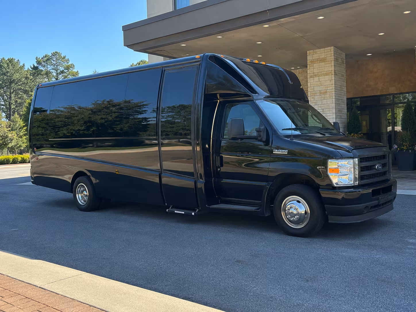 Cincinnati Airport Shuttle & Transportation party bus exterior