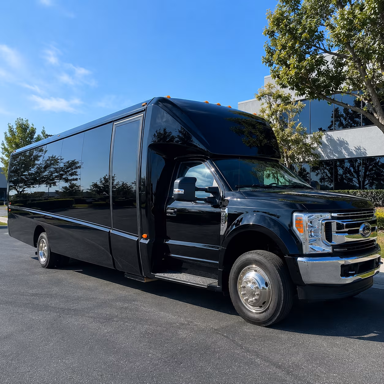 Cincinnati Corporate Transportation party bus exterior