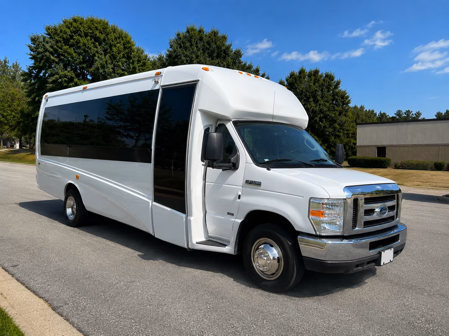 Cincinnati Corporate Transportation party bus exterior