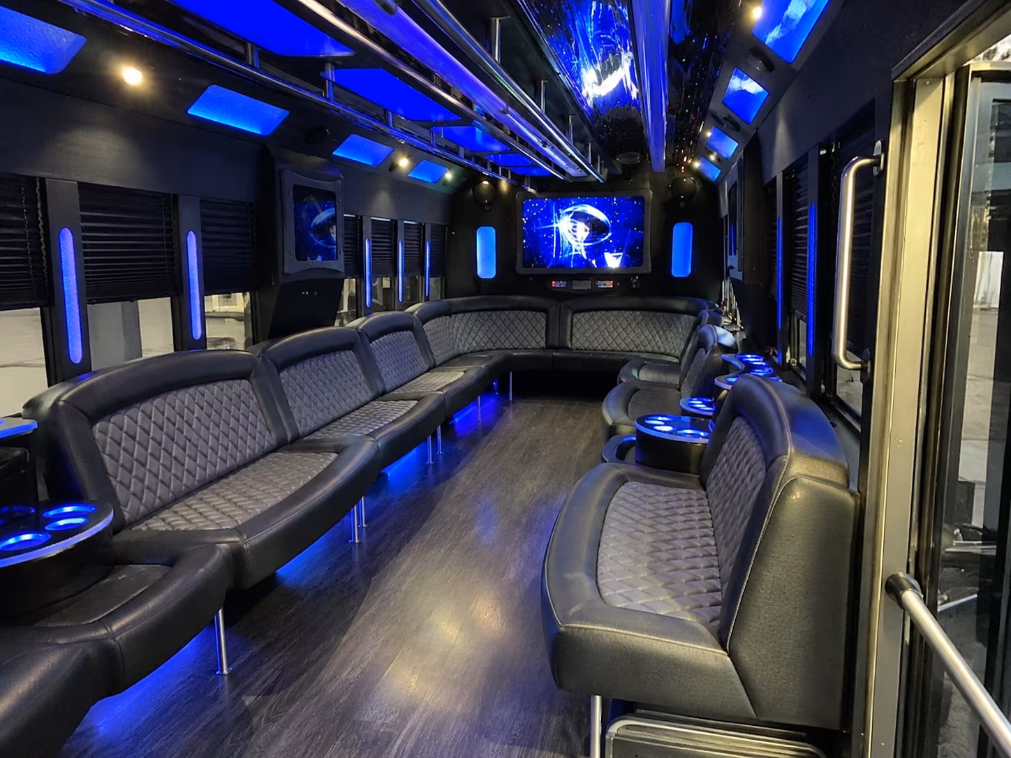 Middletown Birthday, Sweet 16, & Quinceañera Party Bus Rentals
